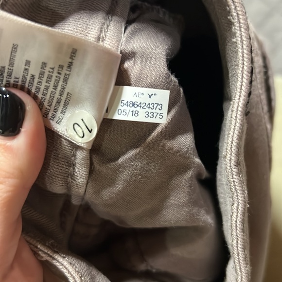 American Eagle distressed jegging. Size 12. Grey/khaki color - Picture 8 of 8